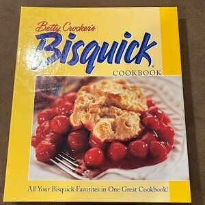 Betty Crocker Bisquick cookbook NWT